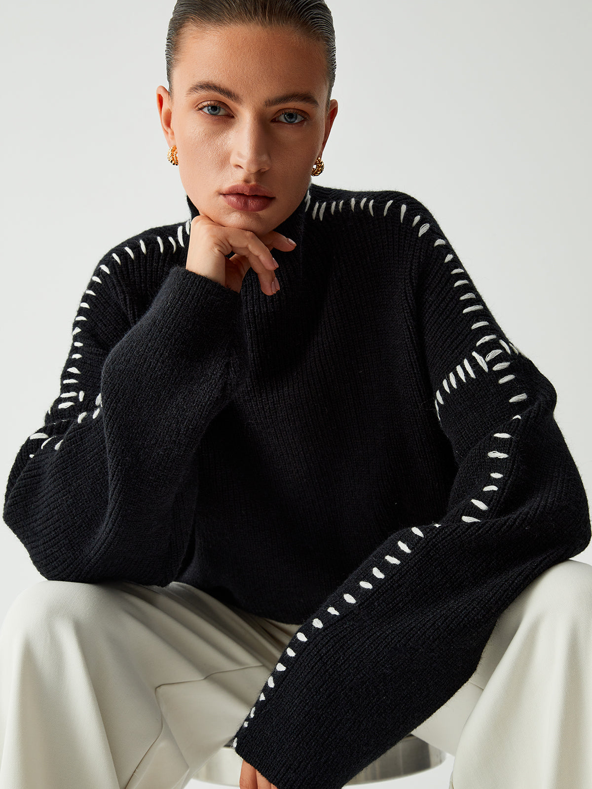 CONTRAST STITCH SWEATER